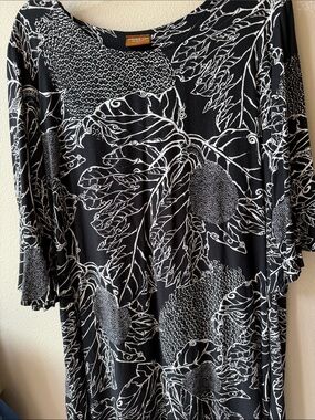 Wahine Toa black and white printed dress